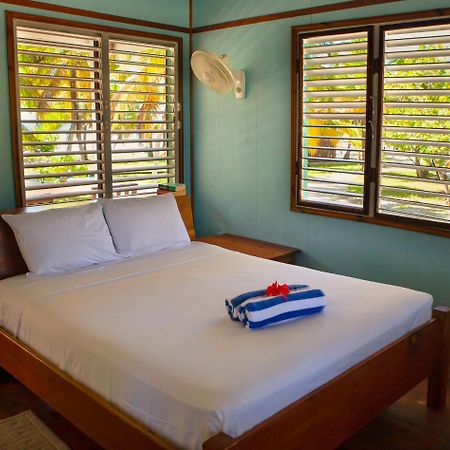 Pelican Beach Resort South Water Caye Dangriga Exteriör bild