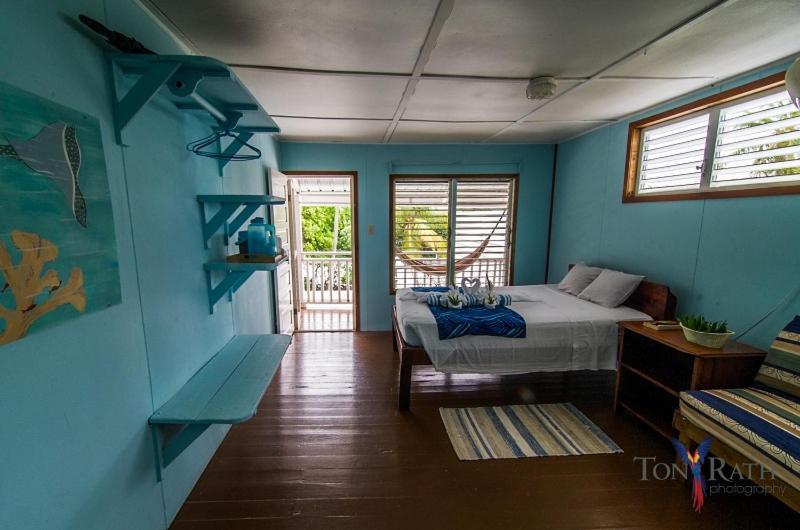 Pelican Beach Resort South Water Caye Dangriga Exteriör bild
